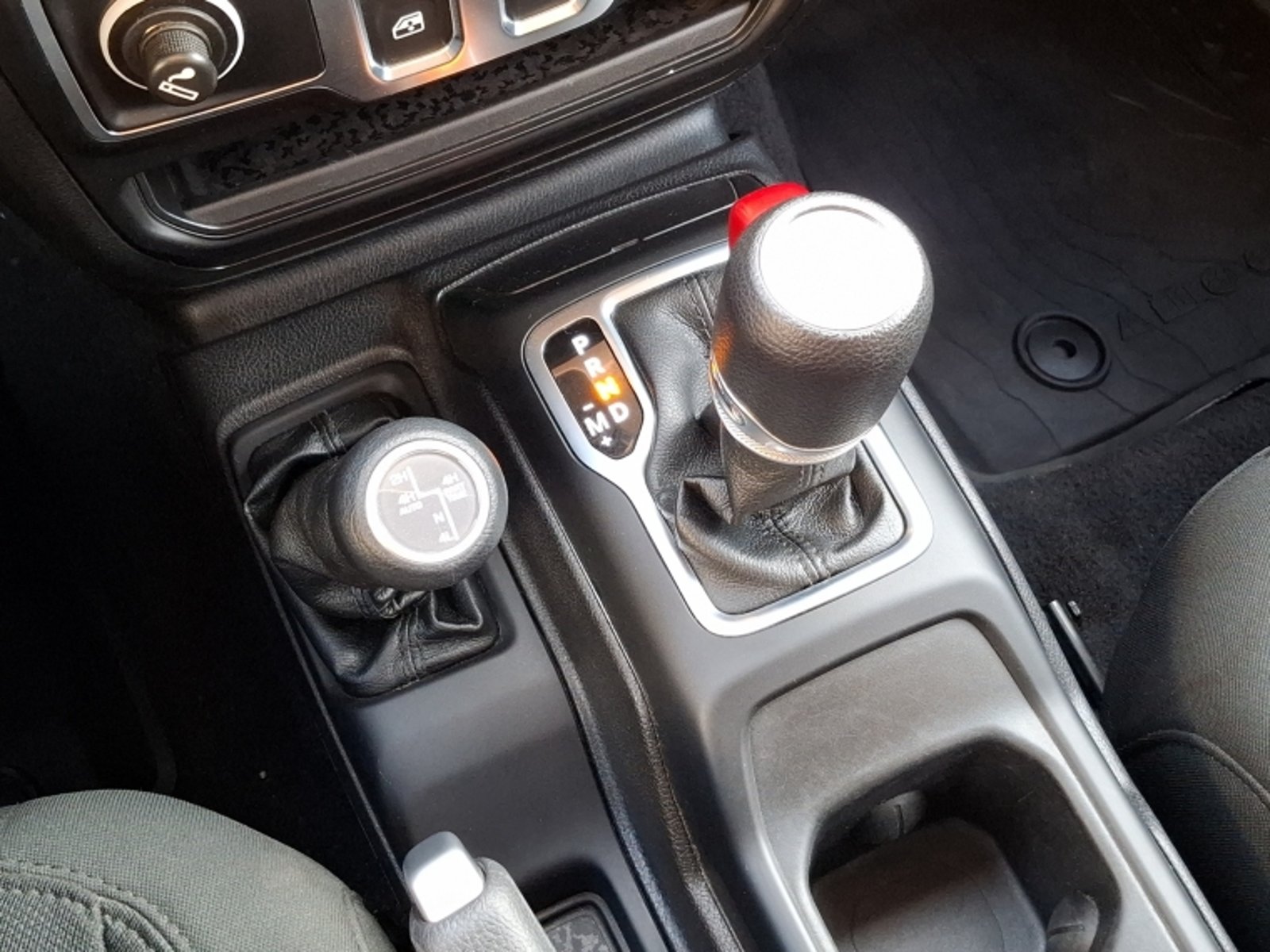 Jeep Wrangler Sport 4x4 Otto 3.6 Aut 2021 - Imagen 13 de 20