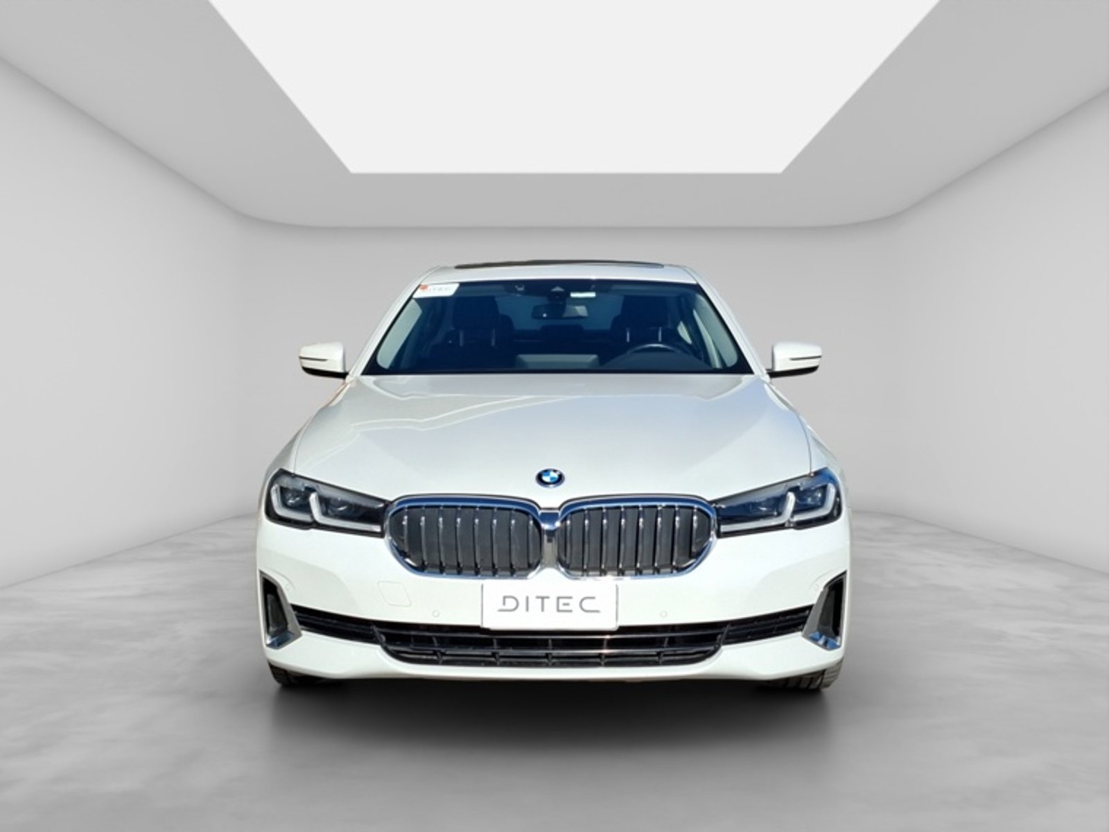 BMW 530 E Luxury 2024 - Foto 2 de 16