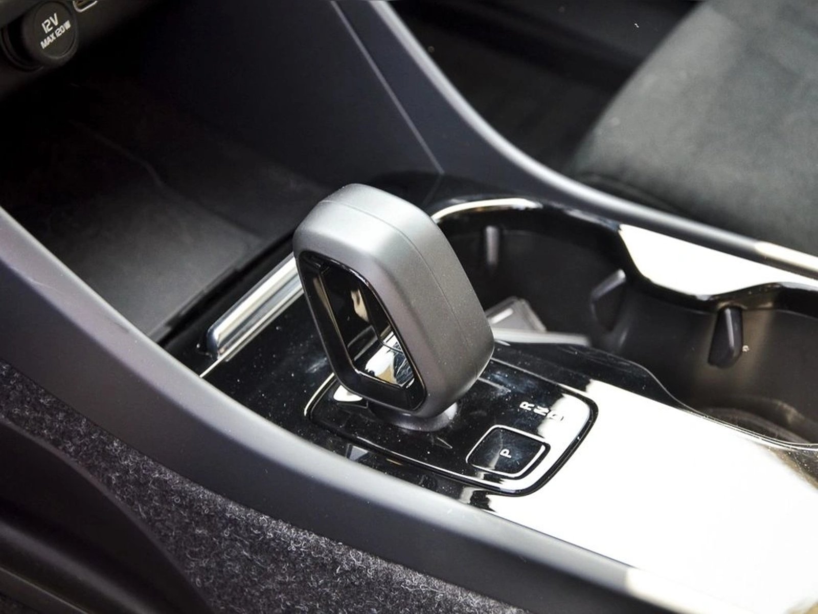 Volvo EX40 ELECTRICO P8 R-DESIGN AWD AT 5P 2025 - Imagen 14 de 17