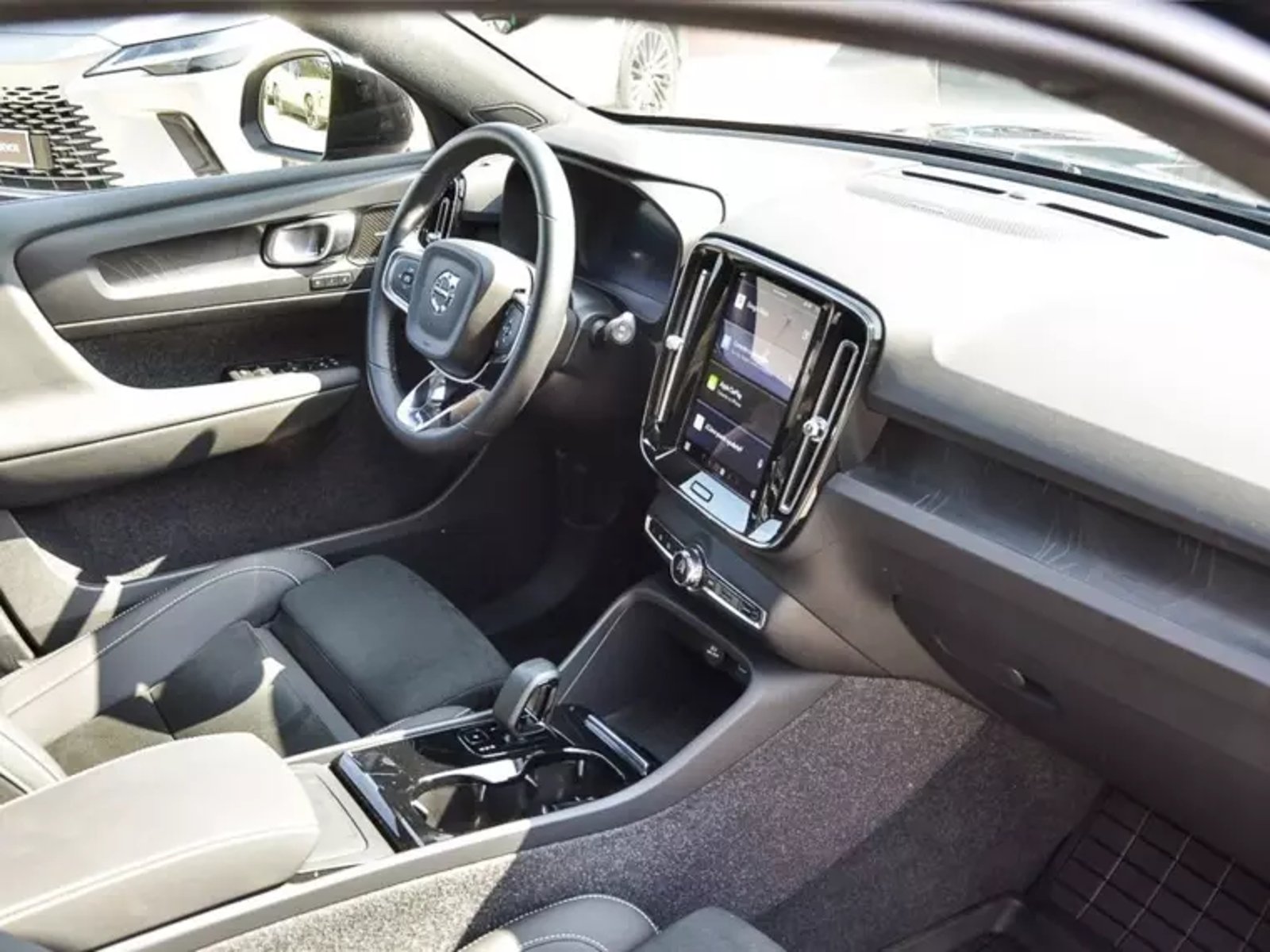 Volvo Ex40 Electrico P8 R-design Awd At 5p 2025 - Imagen 6 de 19