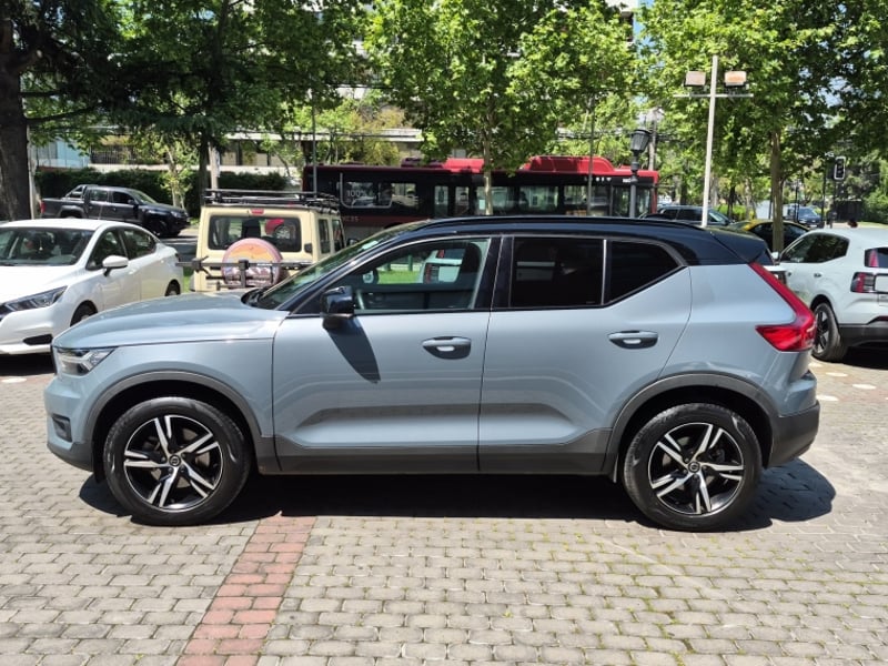 Volvo Xc40 T4 Fwd Momentum 2.0 2021 - Imagen 4 de 16