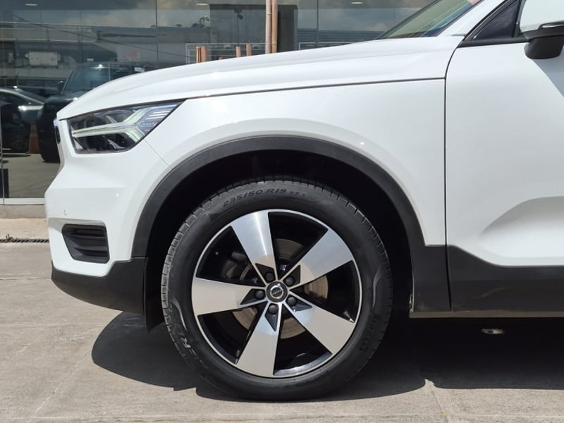 Volvo Xc40 T4 Fwd 2.0 Momentum 2022 - Imagen 9 de 16