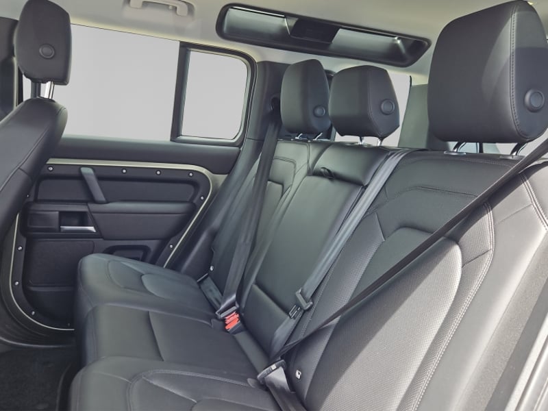 Land Rover Defender 110 3.0id S 2026 - Imagen 15 de 19