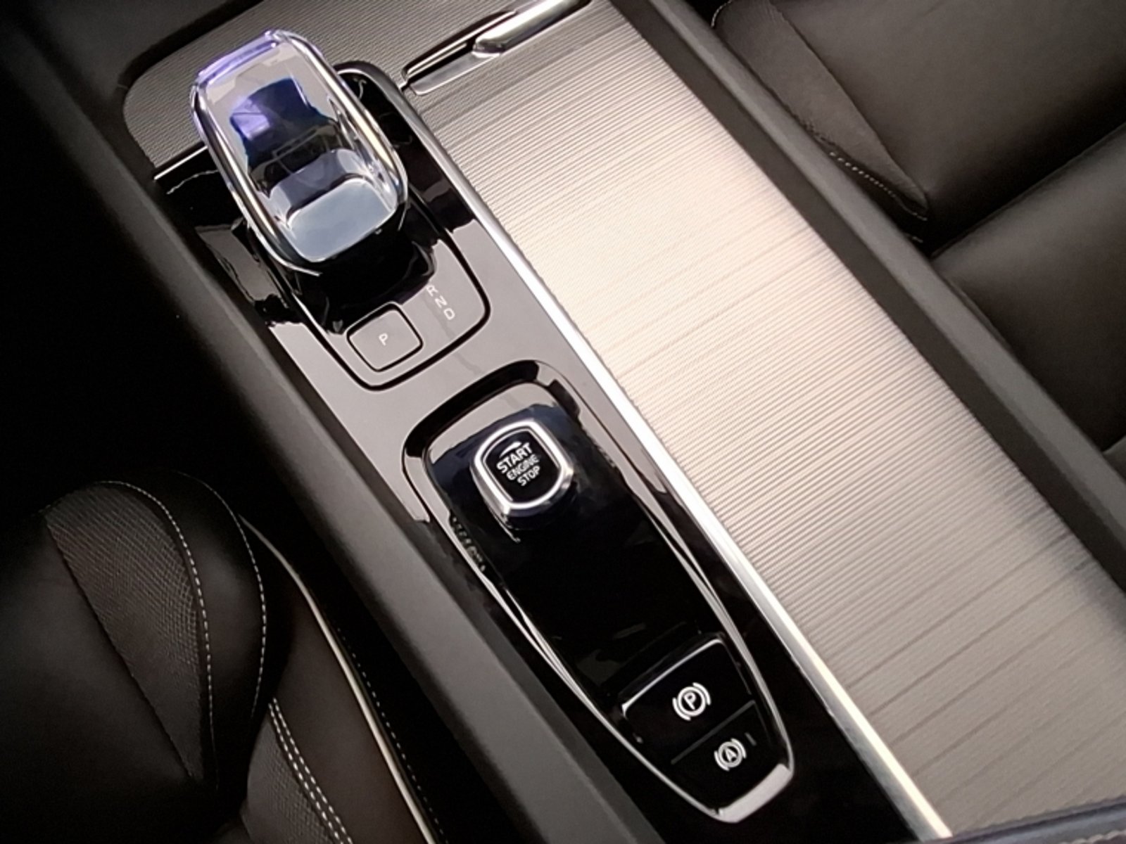 Volvo Xc60 T8 Recharge 4x4 2.0 Aut Ultimate Dark 2025 - Imagen 13 de 20