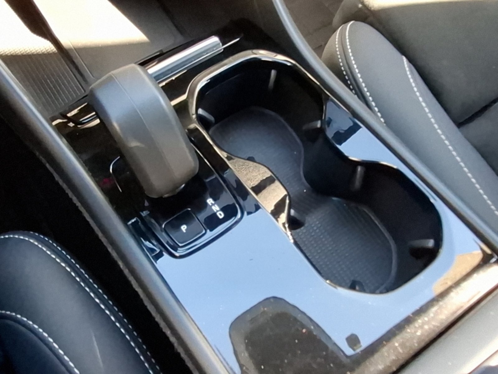 Volvo Xc40 2.0 T5 Hybrid At 4x4 Hibrido 2024 - Imagen 13 de 20