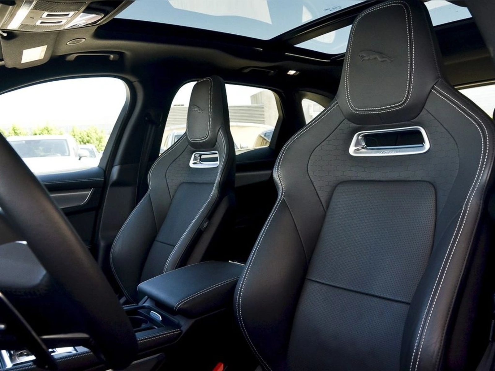 Jaguar F-PACE R DYNAMIC 2024 - Imagen 8 de 20