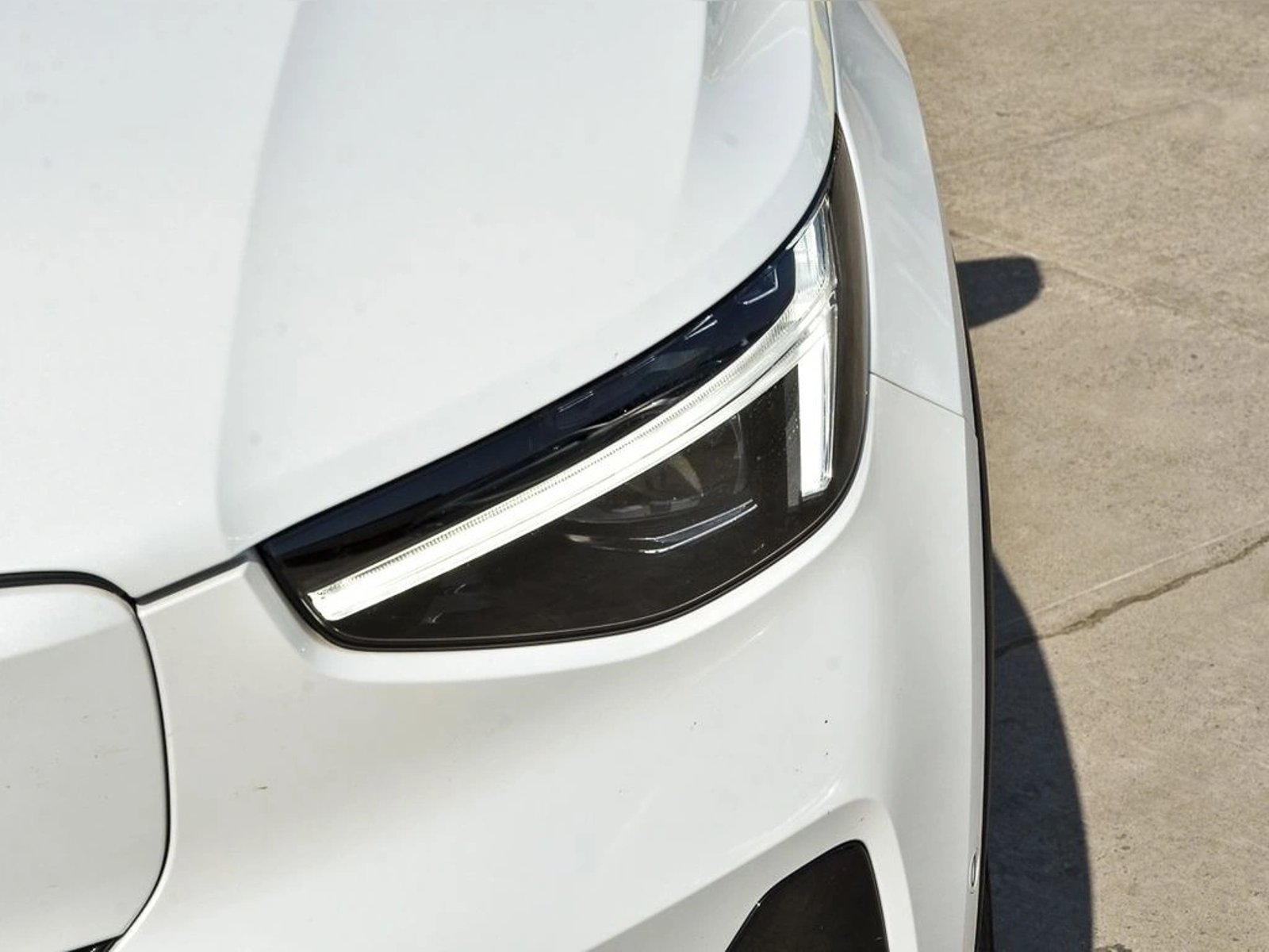 Volvo EX40 0.0 P8 RECHARGE 4X4 AT ELECTRICO 2025 - Imagen 5 de 18