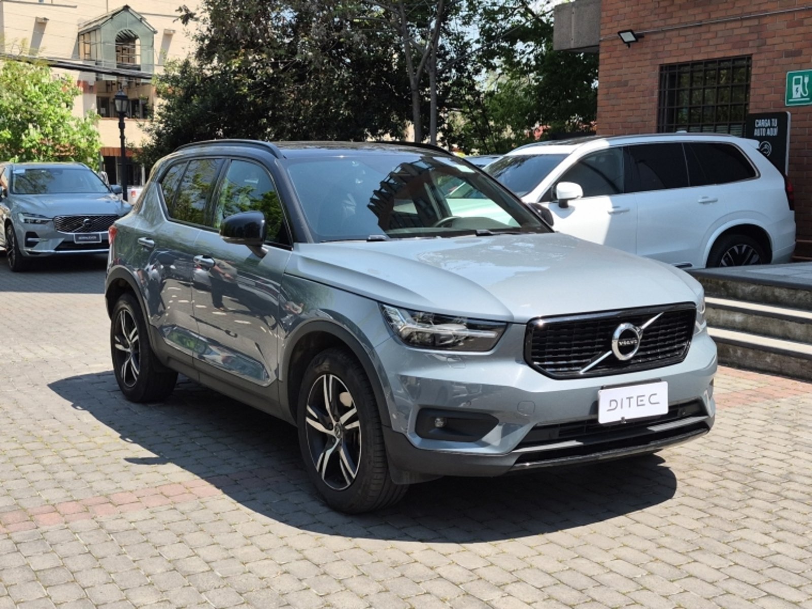 Volvo Xc40 T4 Fwd Momentum 2.0 2021 - Foto 3 de 16