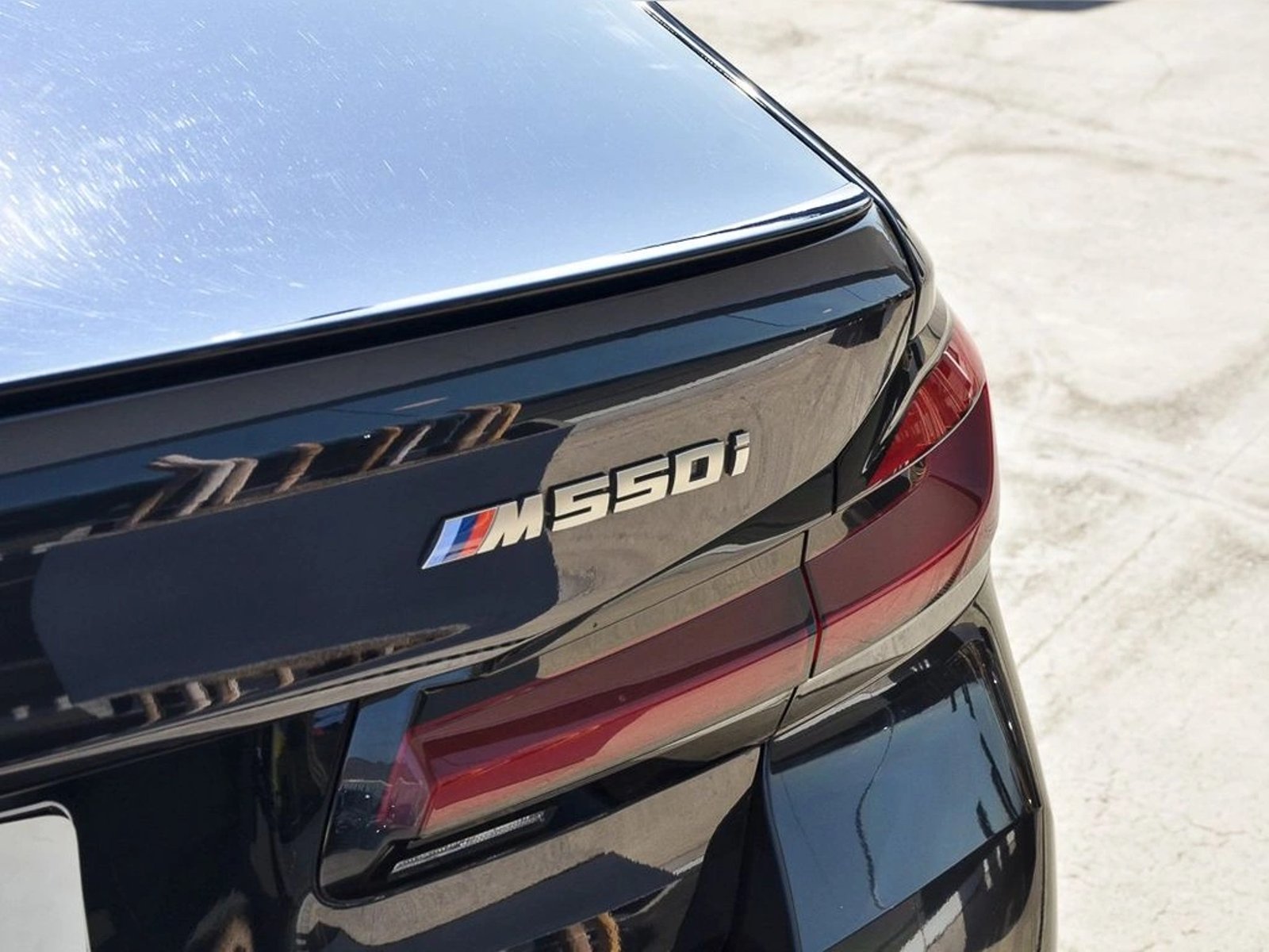 BMW M550 4.4 X-DRIVE M LCI 4X4 AT 4P 2023 - Imagen 9 de 18