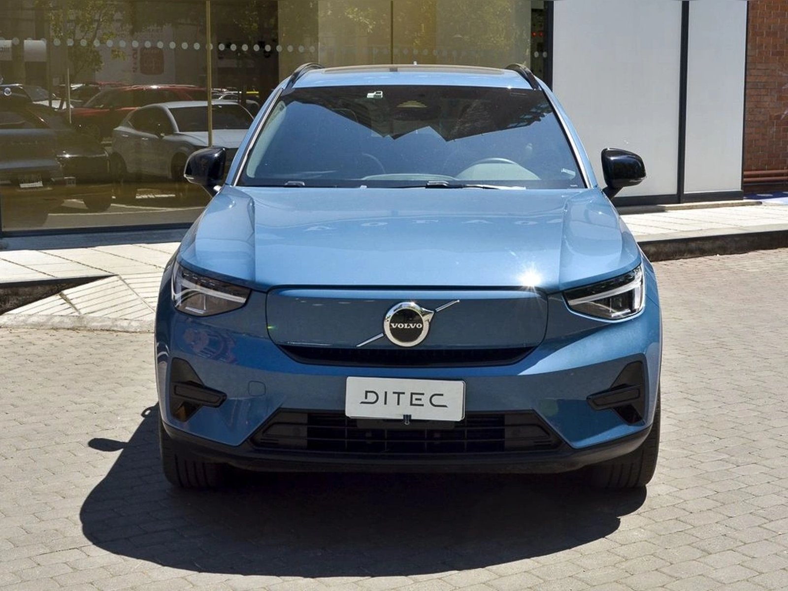 Volvo EX40 0.0 P8 RECHARGE 4X4 AT ELECTRICO 2025 - Foto 3 de 18