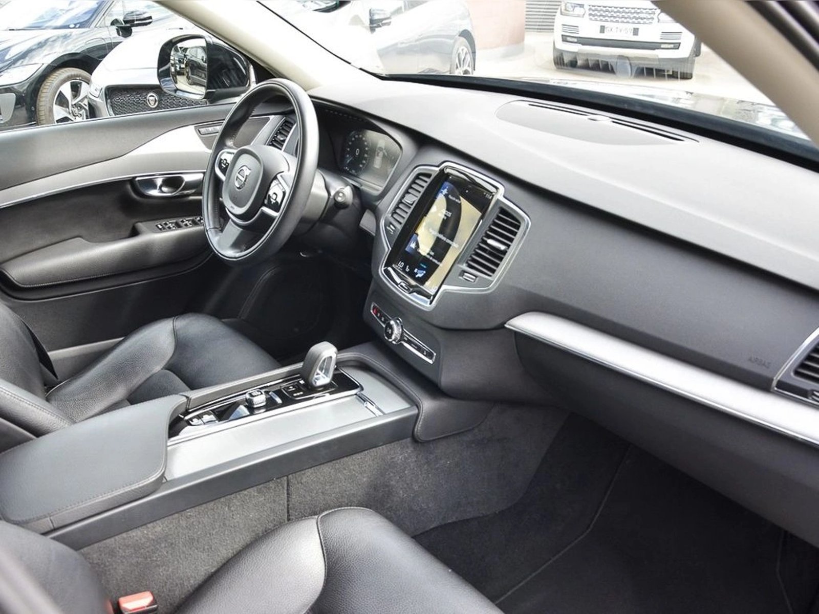 Volvo XC90 2.0 B6 MOMENTUM 4X4 AT 5P 2022 - Foto 5 de 13