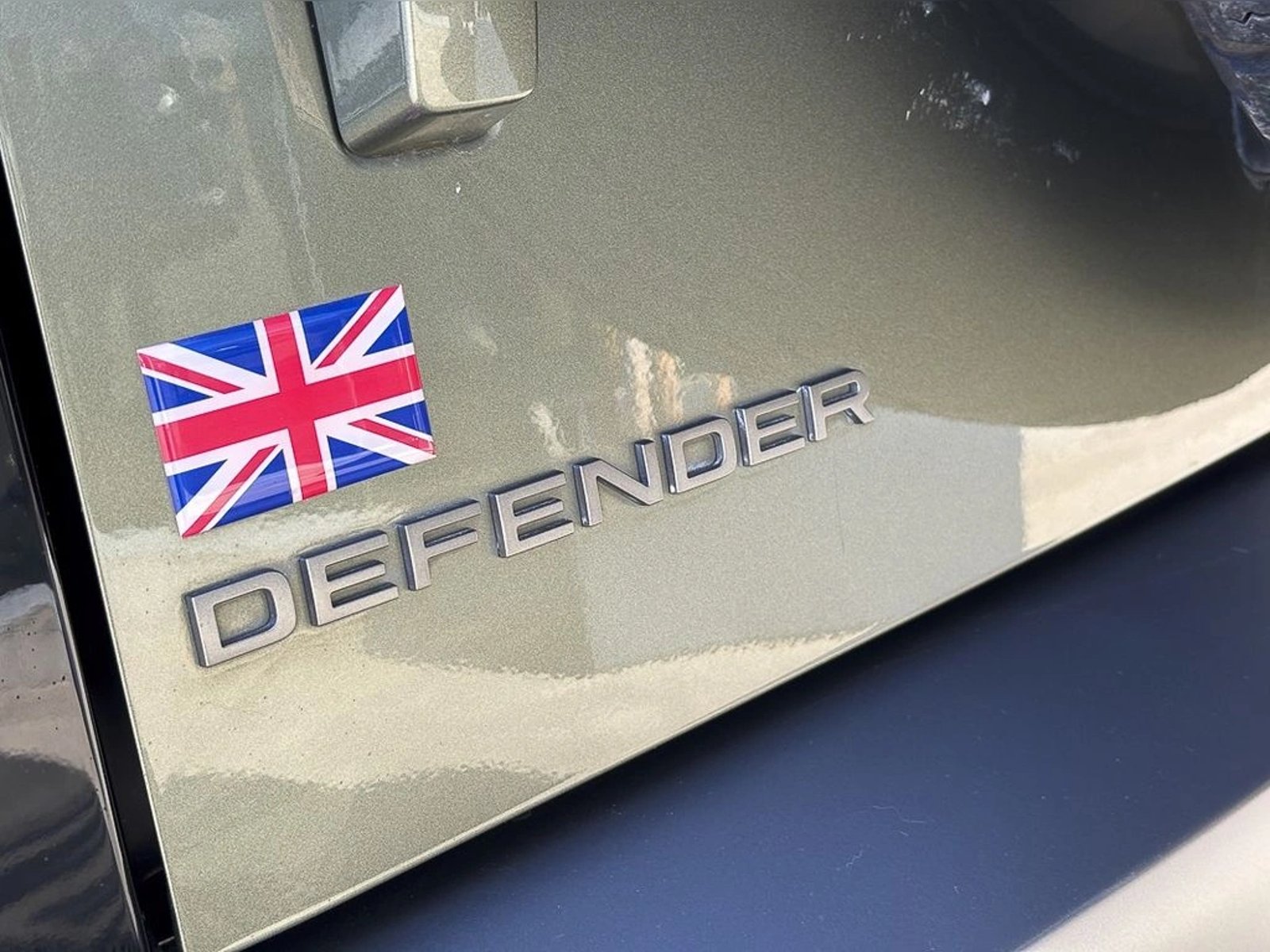 Land Rover DEFENDER 3.0 110 X-DYNAMIC S HIBRIDO 4X4 AT 5P 2023 - Imagen 7 de 18