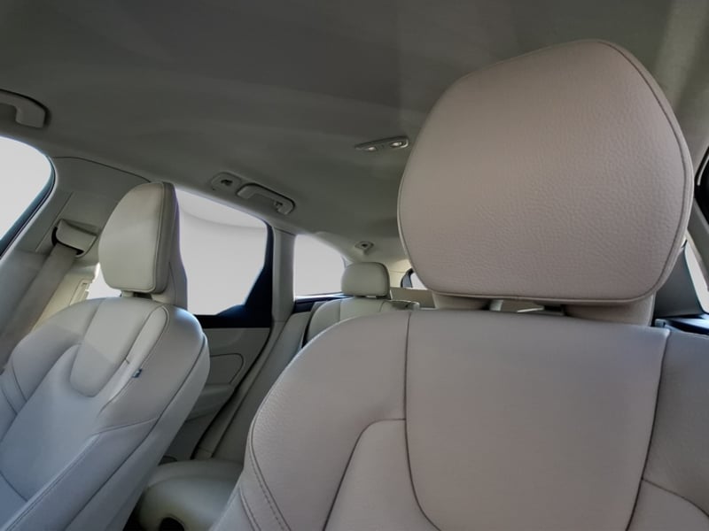 Volvo Xc60 Ii B5 Momentum 2022 - Imagen 11 de 19