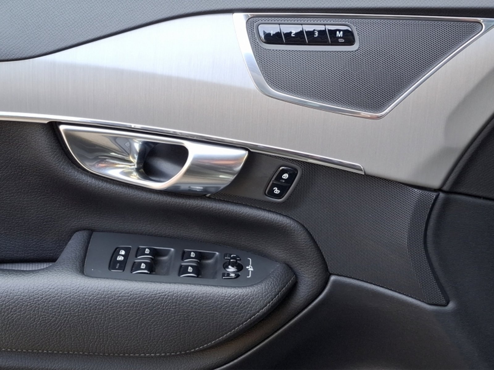 Volvo Xc90 2.0 B6 Momentum 4x4 At 5p 2022 - Imagen 14 de 20