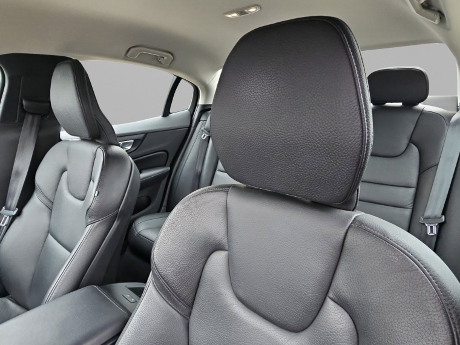 Volvo S60 B4 2023 - Imagen 11 de 20