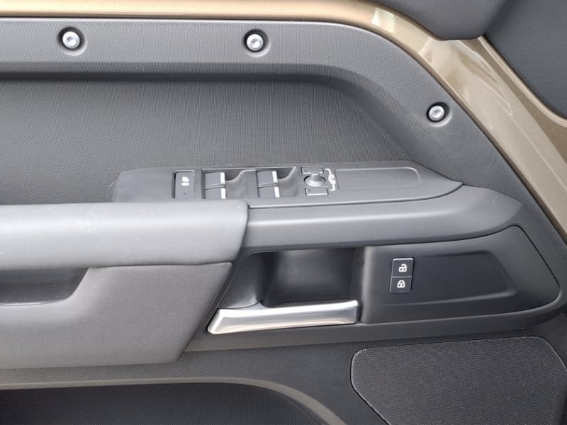 Land Rover Defender 110 3.0id S 2026 - Imagen 14 de 19