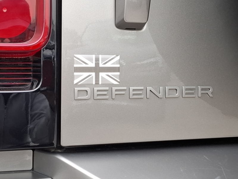 Land Rover Defender 130 X Dynamic 4x4 3.0i Aut 2025 - Imagen 8 de 19
