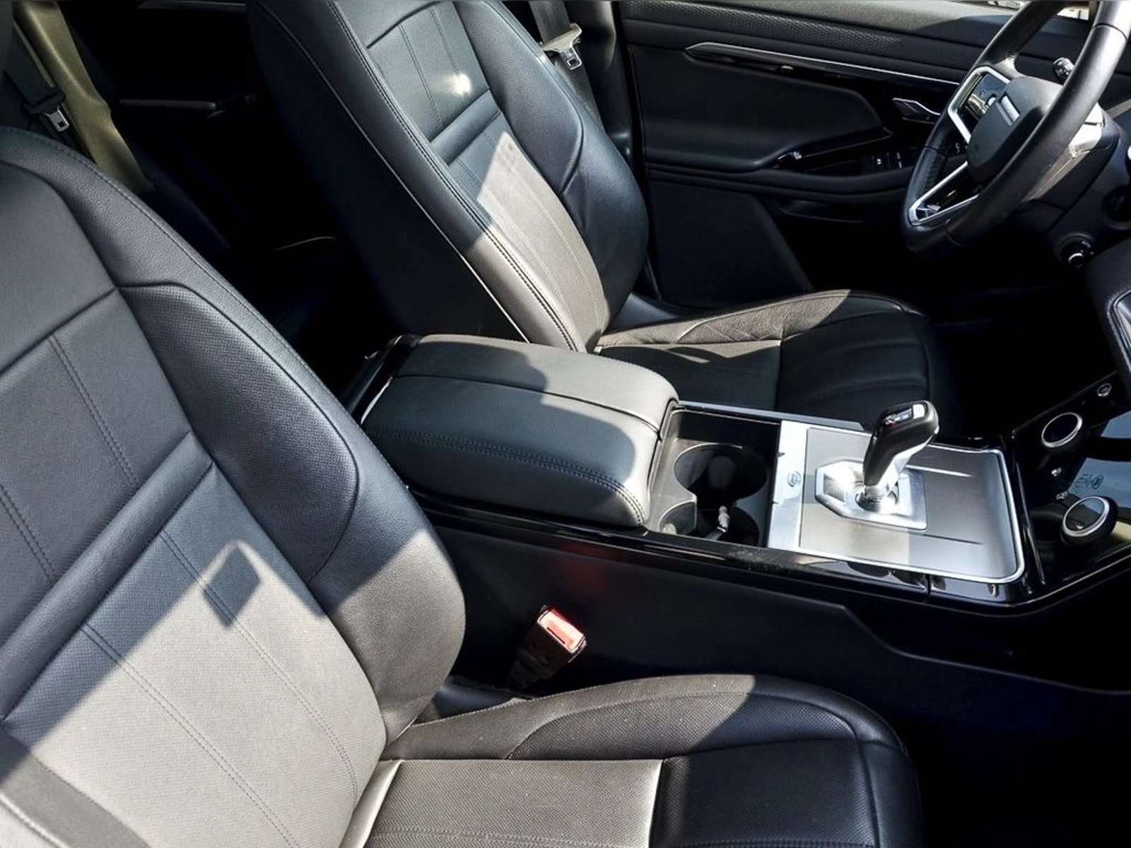 Land Rover EVOQUE MHEV 2024 - Imagen 9 de 20