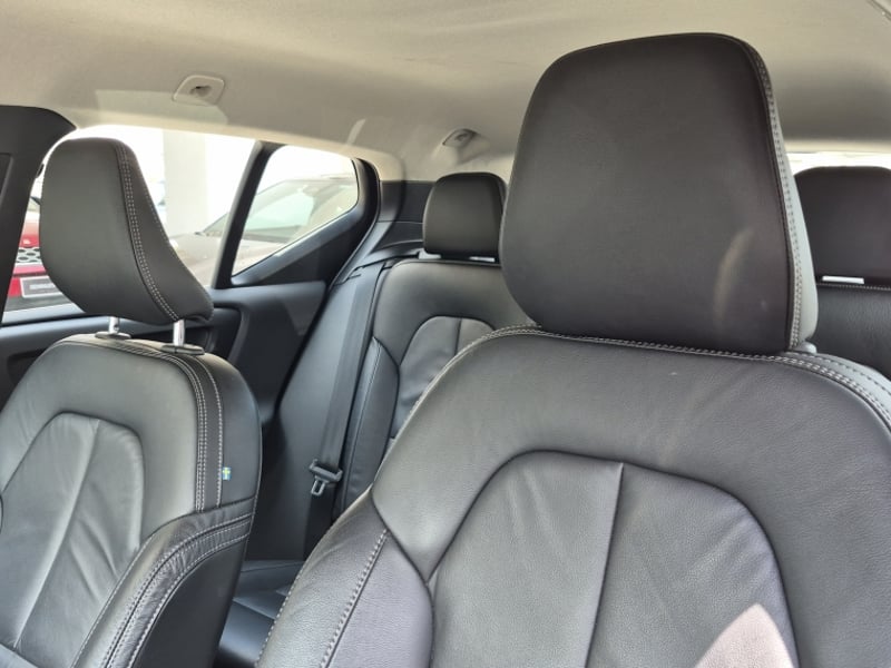 Volvo Xc40 T4 Fwd 2.0 Momentum 2022 - Imagen 11 de 16