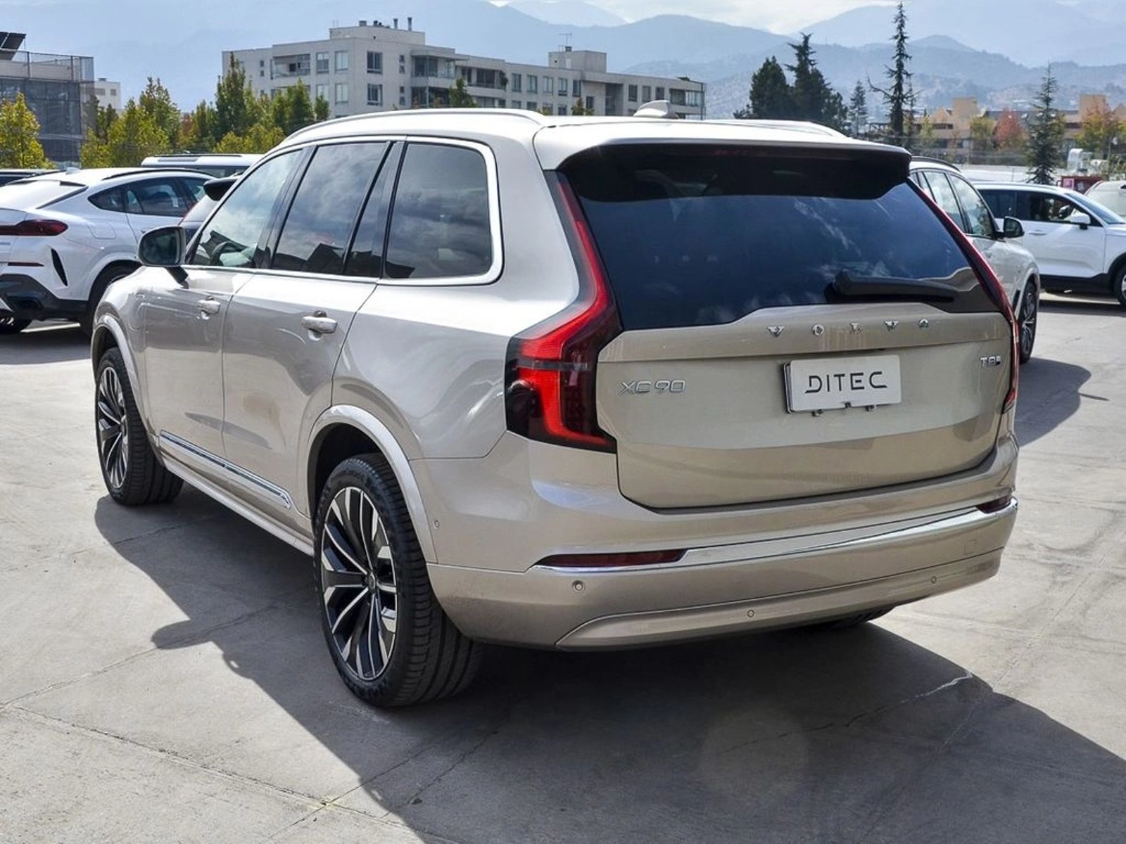 Volvo XC90 2.0 T8 ULTRA HIBRIDO AWD AT 5P 2025 - Imagen 9 de 17