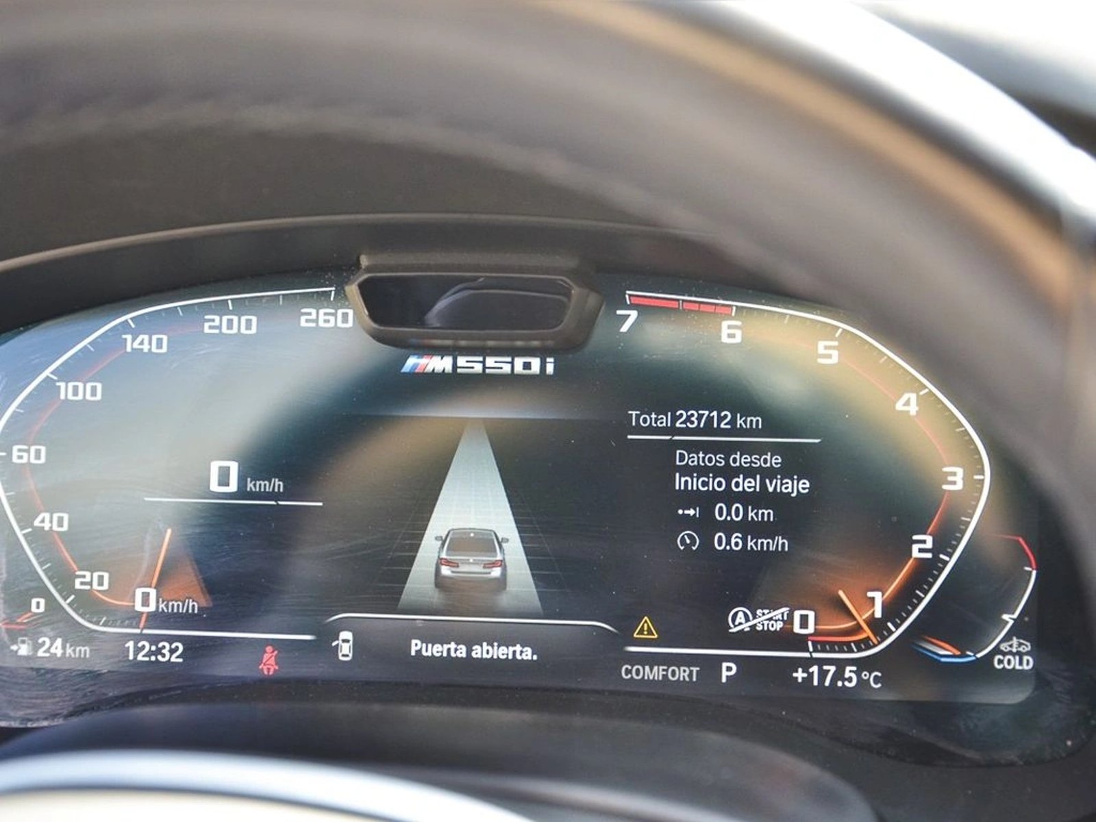 BMW M550 4.4 X-DRIVE M LCI 4X4 AT 4P 2023 - Imagen 17 de 18
