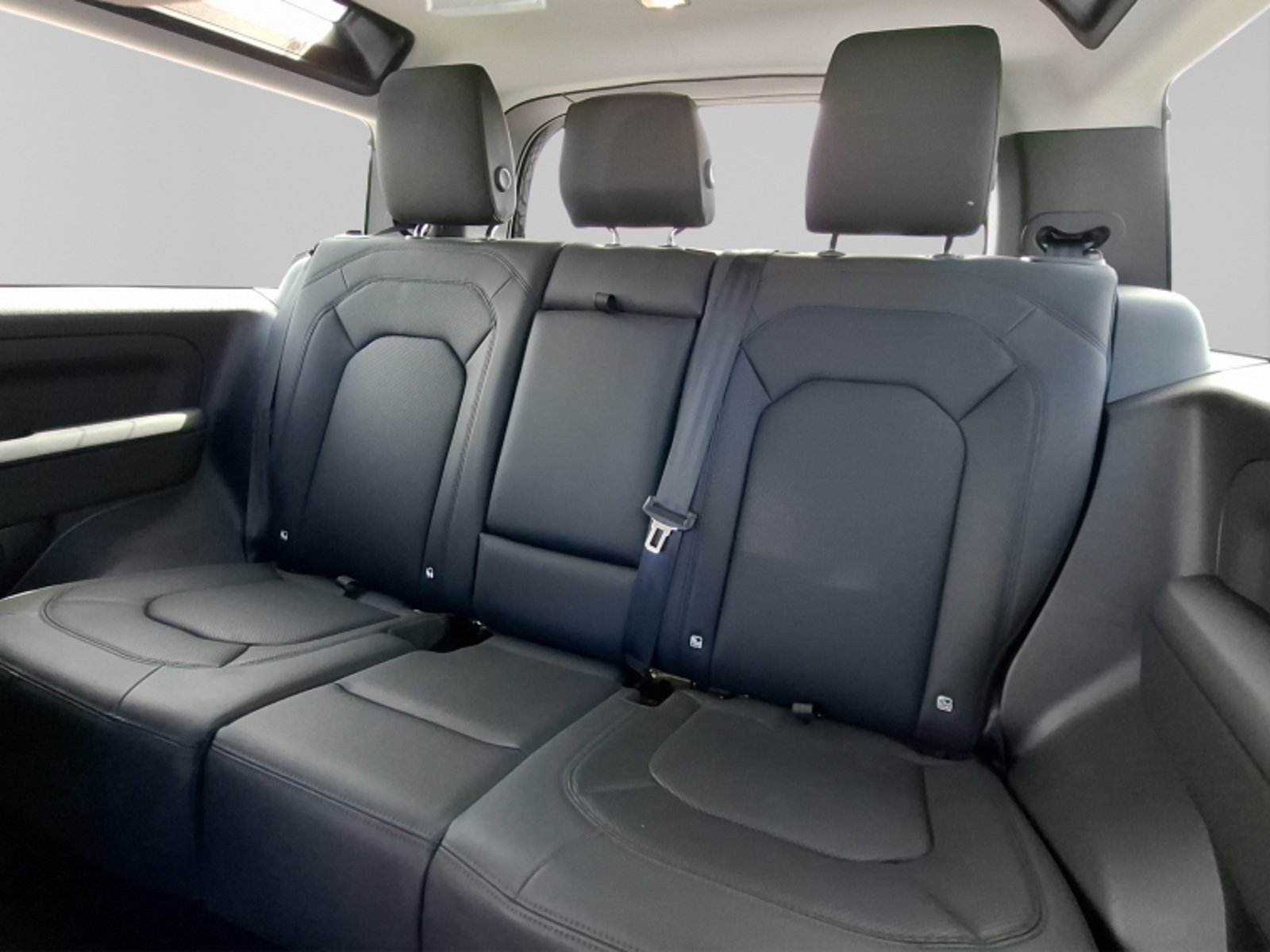Land Rover Defender 90 3.0id S 2026 - Imagen 15 de 19
