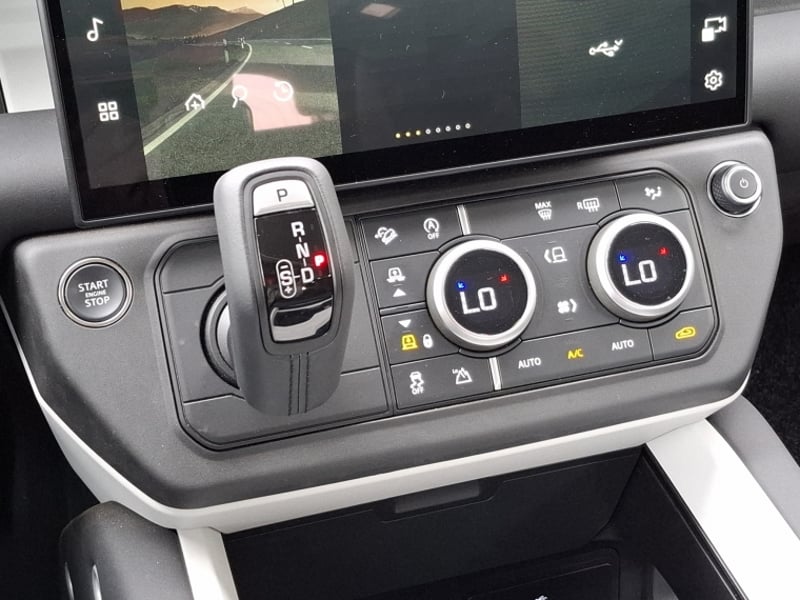 Land Rover Defender 110 3.0id S 2026 - Imagen 13 de 19