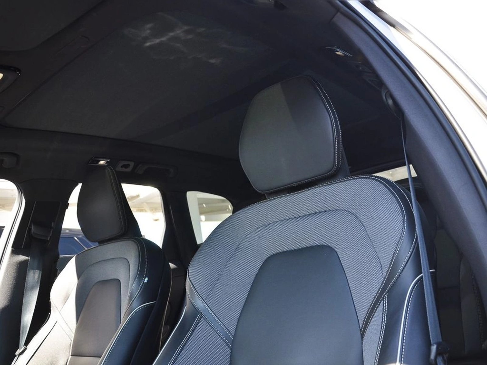 Volvo XC60 T8 AWD RECHARGE ULTIMATE DARK 2025 - Imagen 8 de 20