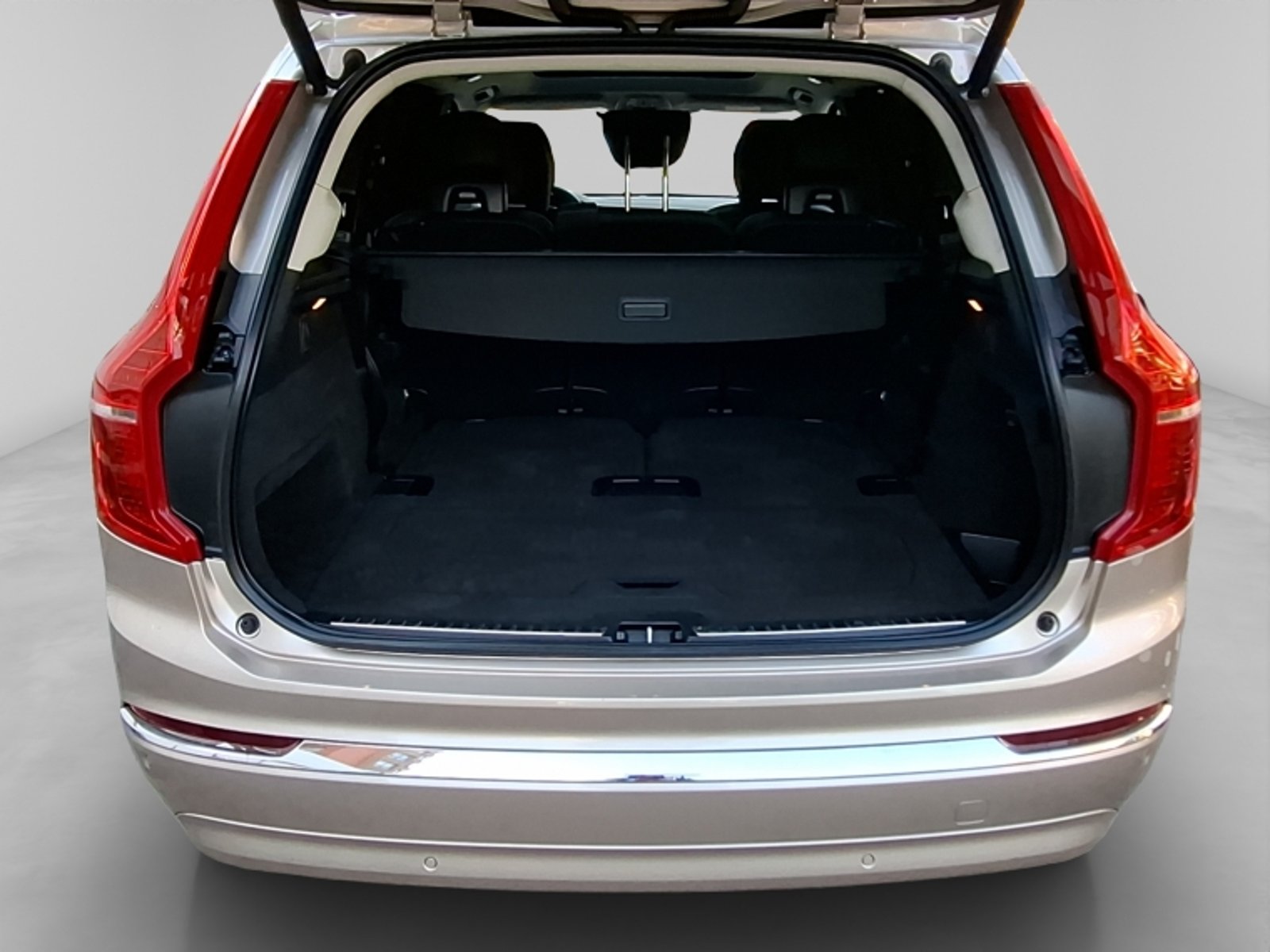 Volvo Xc90 2.0 T8 At 4x4 Hibrido 2025 - Imagen 20 de 20