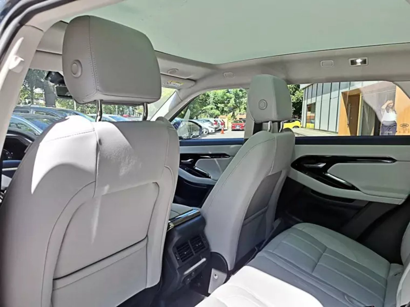 Land Rover Evoque 2.0i S 200hp 2025 - Imagen 14 de 20