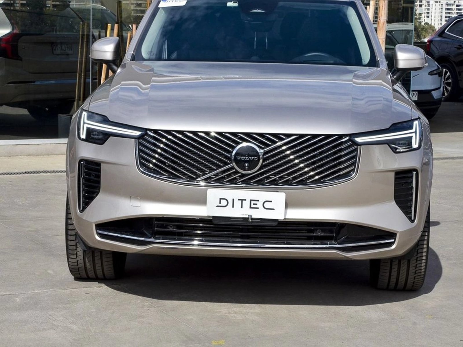 Volvo XC90 2.0 T8 ULTRA HIBRIDO AWD AT 5P 2025 - Foto 4 de 17