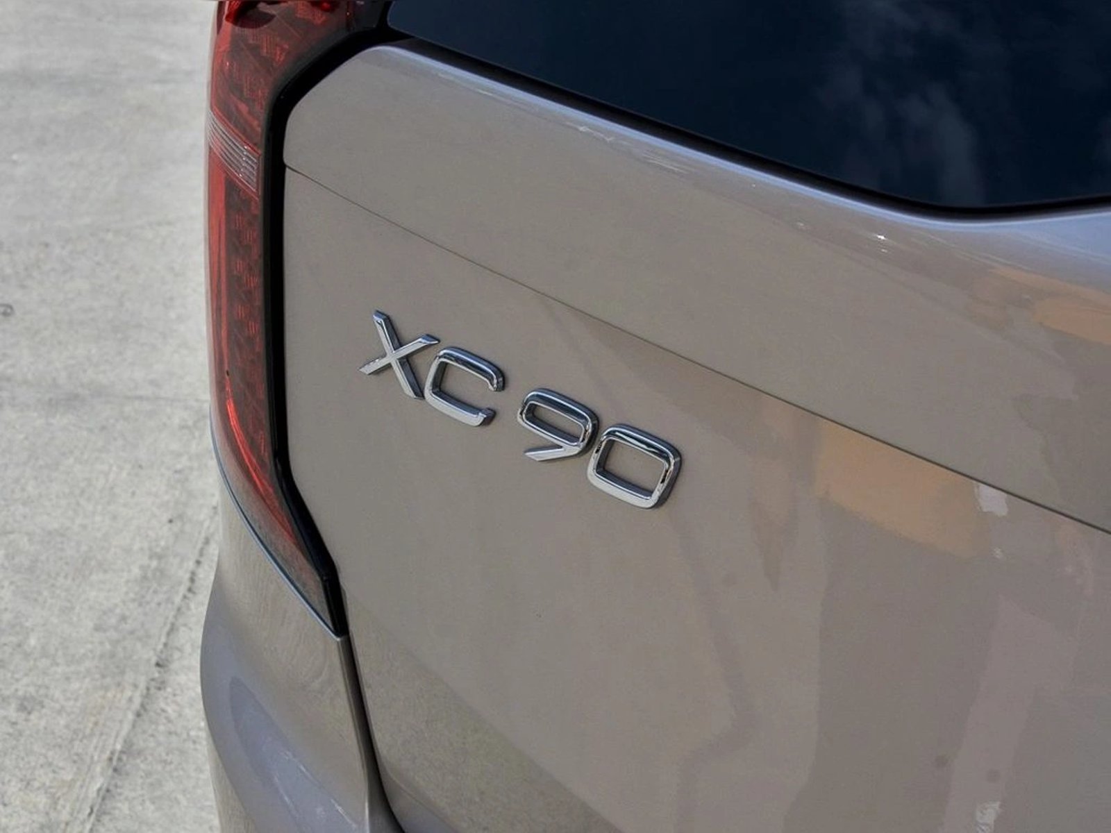Volvo XC90 2.0 T8 ULTRA HIBRIDO AWD AT 5P 2025 - Imagen 7 de 17