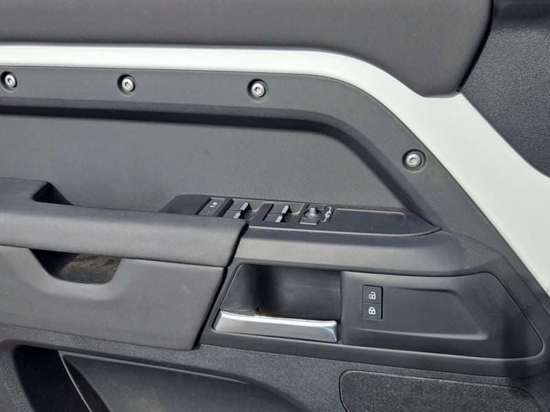 Land Rover Defender 3.0 2025 - Imagen 14 de 16
