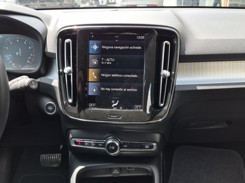 Volvo Xc40 T4 Fwd 2.0 Momentum 2022 - Imagen 13 de 16
