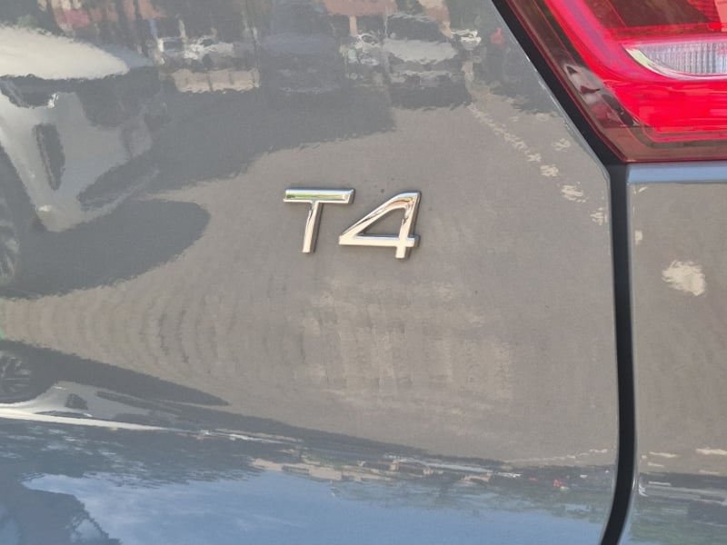 Volvo Xc40 T4 Fwd Momentum 2.0 2021 - Imagen 8 de 16