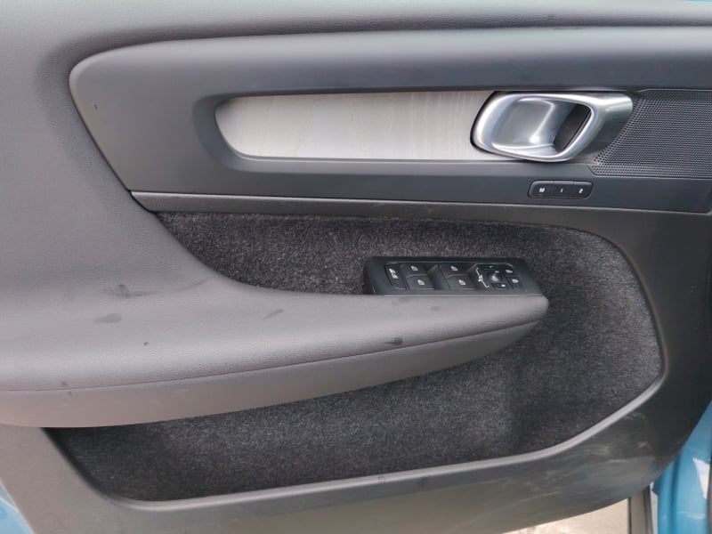 Volvo Xc40 B4 Ultimate 2024 - Imagen 14 de 16