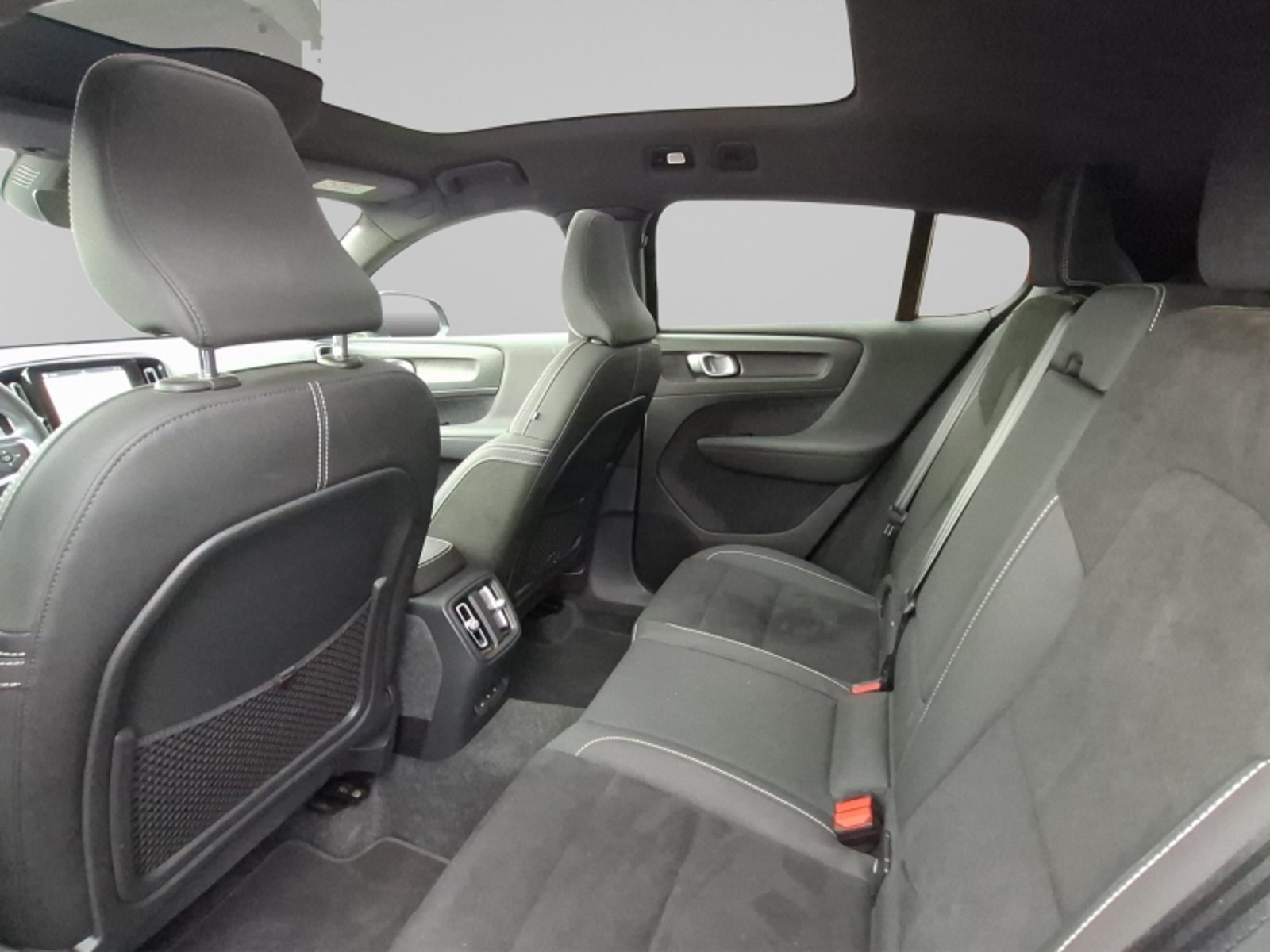 Volvo C40 P8 Recharge 2023 - Imagen 15 de 20