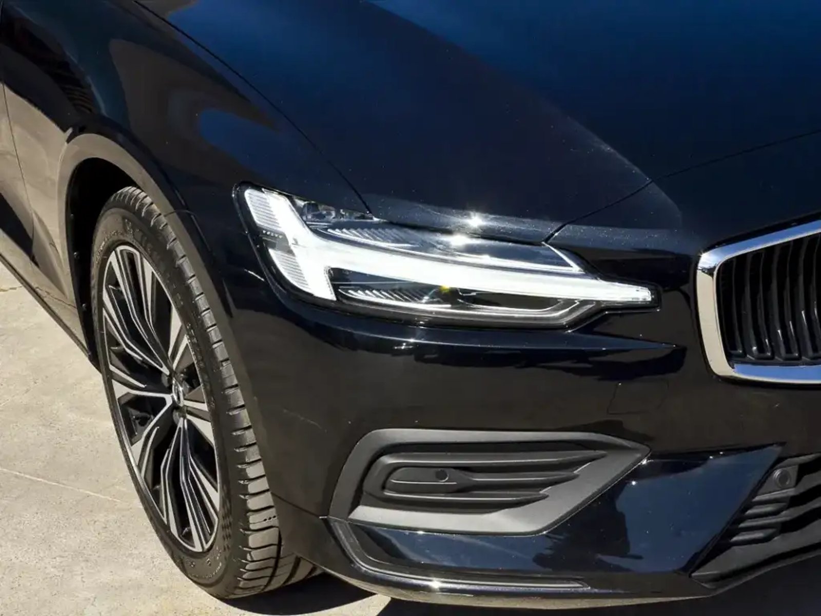 Volvo S60 B4 2023 - Imagen 5 de 19