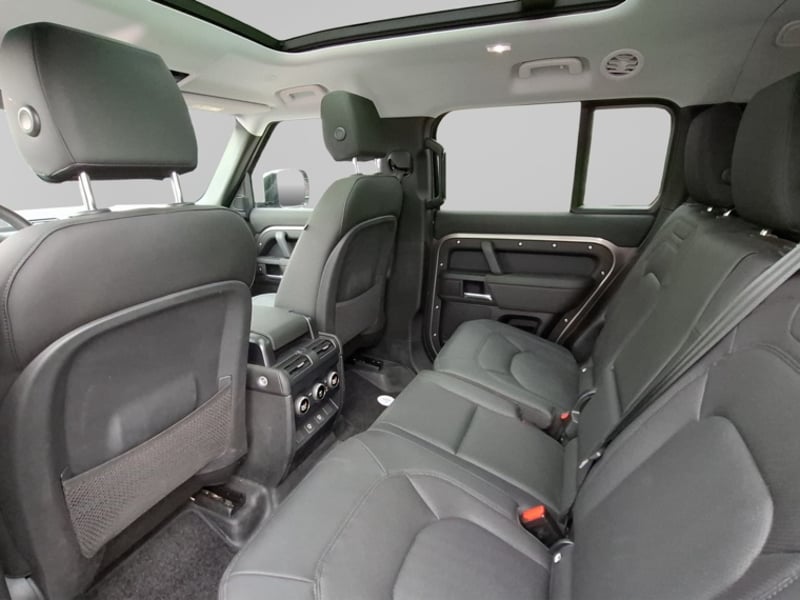 Land Rover Defender 130 X Dynamic 4x4 3.0i Aut 2025 - Imagen 15 de 19