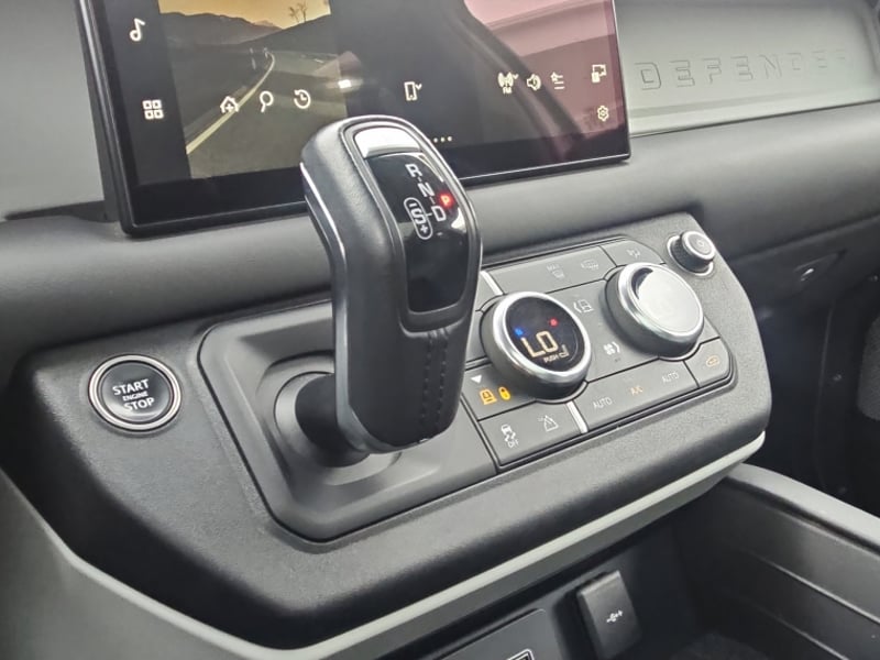 Land Rover Defender 130 3.0i X Dynamic 2024 - Imagen 13 de 20