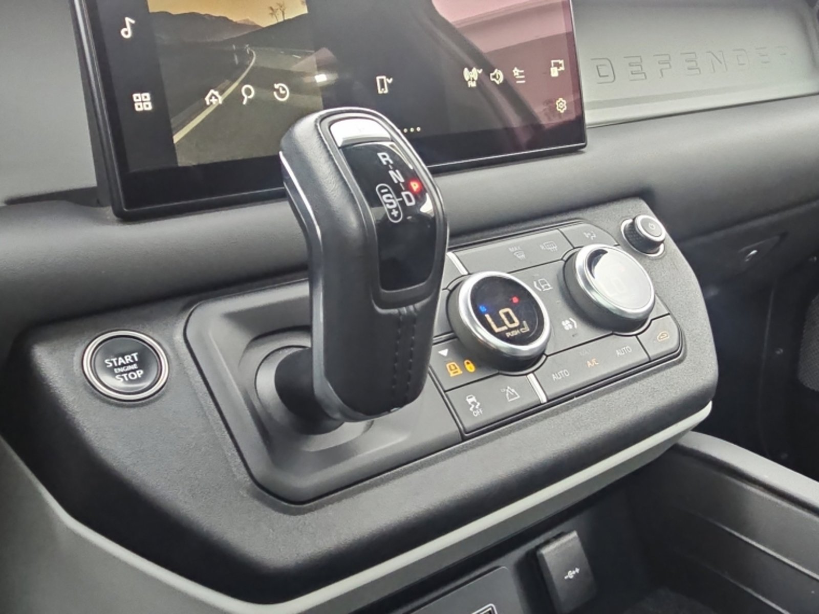 Land Rover Defender 130 3.0i X Dynamic 2024 - Imagen 13 de 20
