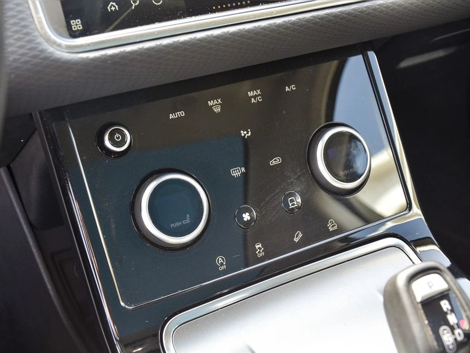 Land Rover EVOQUE MHEV 2024 - Imagen 18 de 20