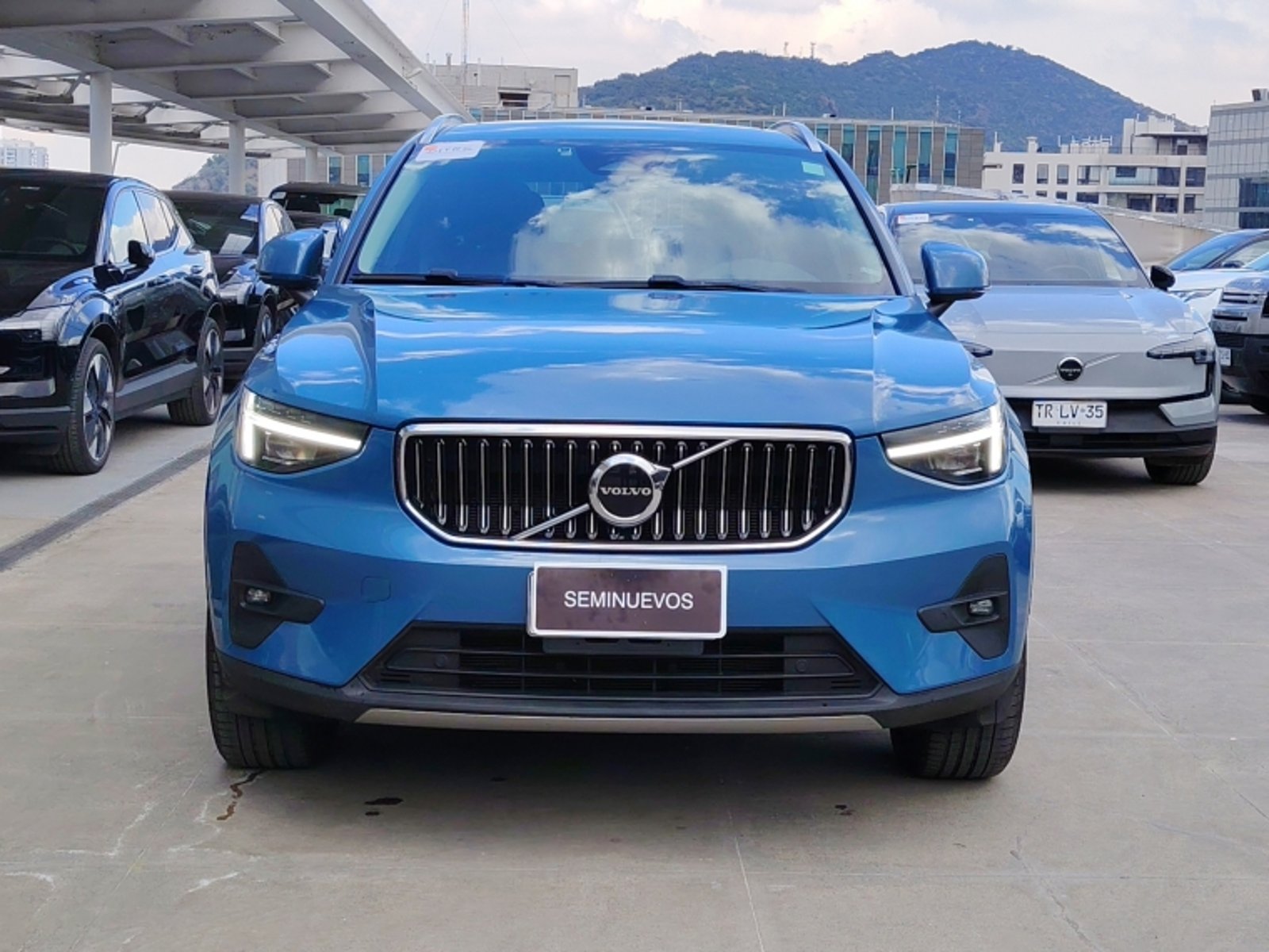 Volvo Xc40 B4 Ultimate 2024 - Foto 2 de 16