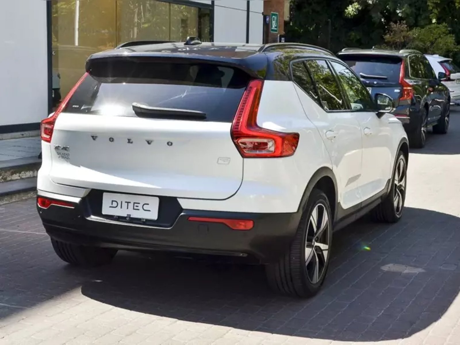 Volvo Xc40 Electrico P8 R-design Awd At 5p 2022 - Imagen 6 de 12
