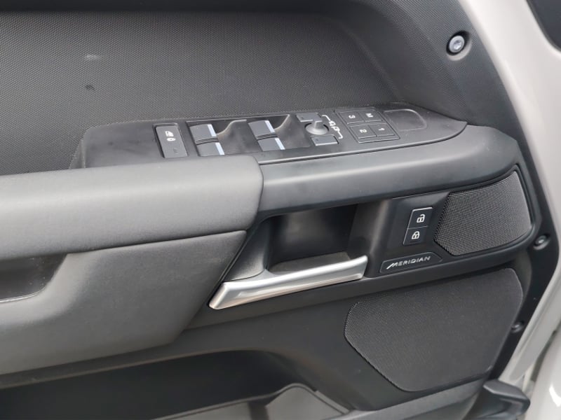 Land Rover Defender 110 3.0id X-dynamic Se 2026 - Imagen 12 de 14