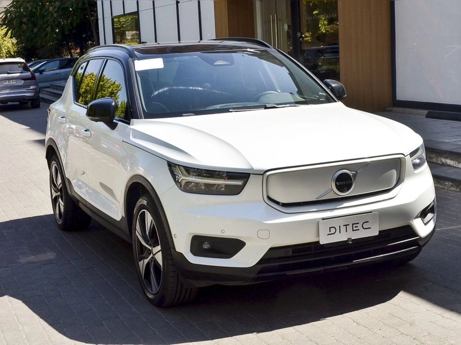 Volvo XC40 ELECTRICO P8 R-DESIGN AWD AT 5P 2022 - Foto 4 de 11
