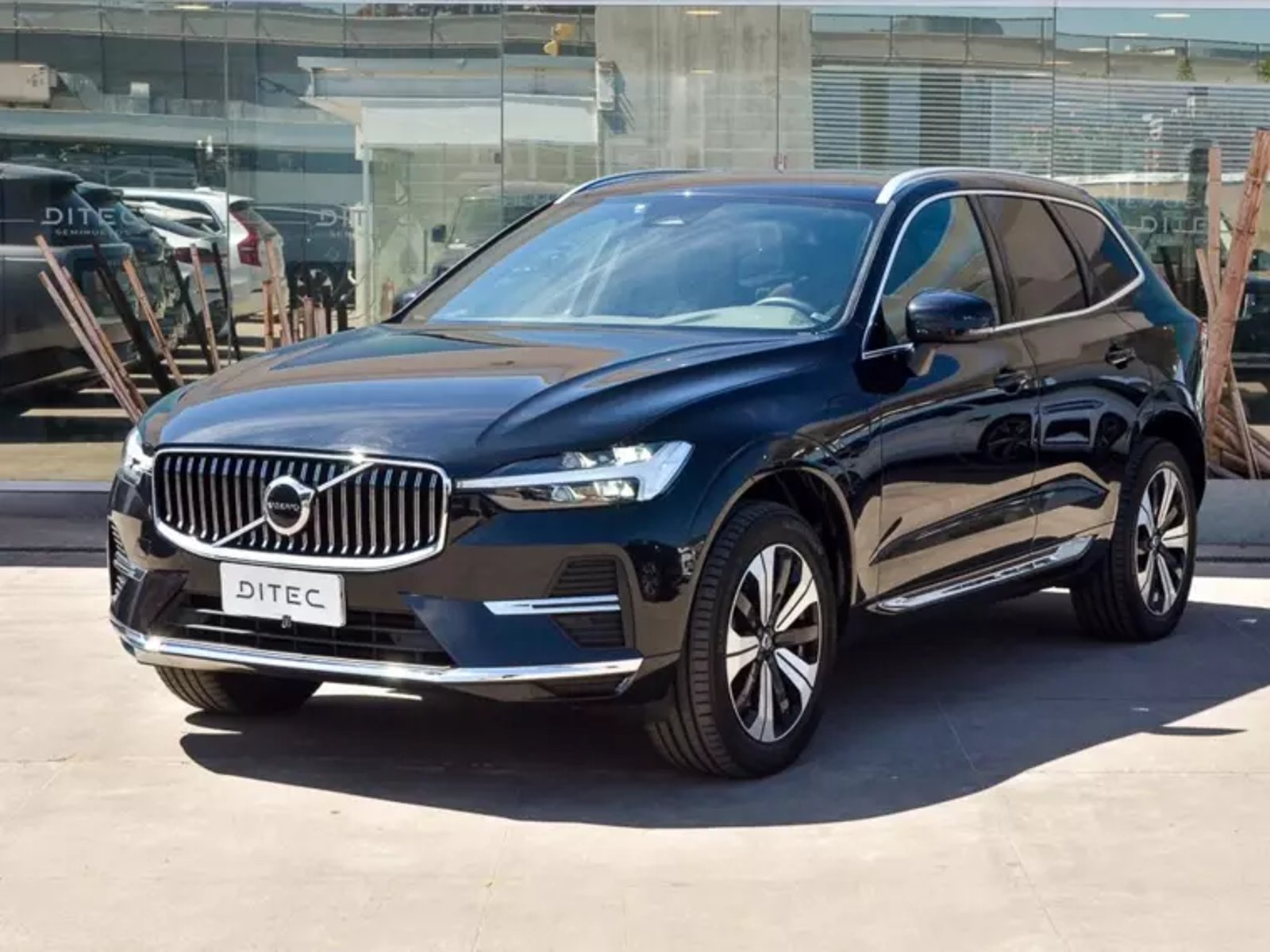 Volvo Xc60 T8 Recharge Plus Hybrid Awd At 5p 2024 - Foto 2 de 20