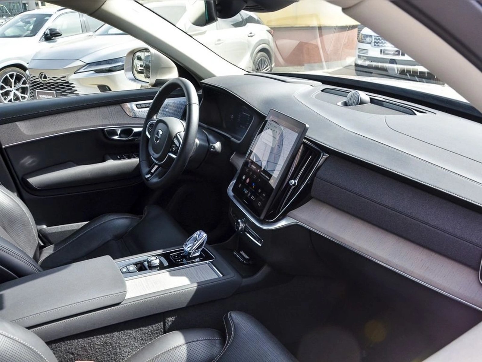 Volvo XC90 2.0 T8 ULTRA HIBRIDO AWD AT 5P 2025 - Imagen 6 de 17