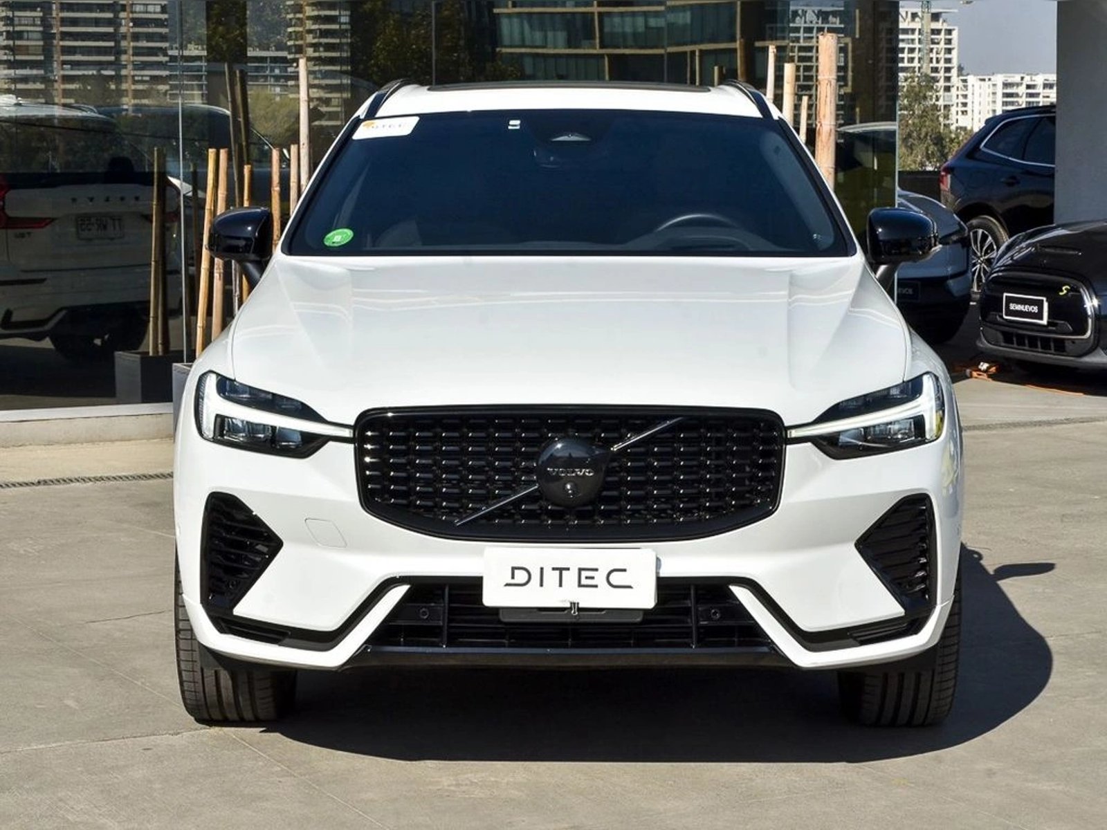 Volvo XC60 T8 RECHARGE 4X4 2.0 AUT 2025 - Foto 3 de 20