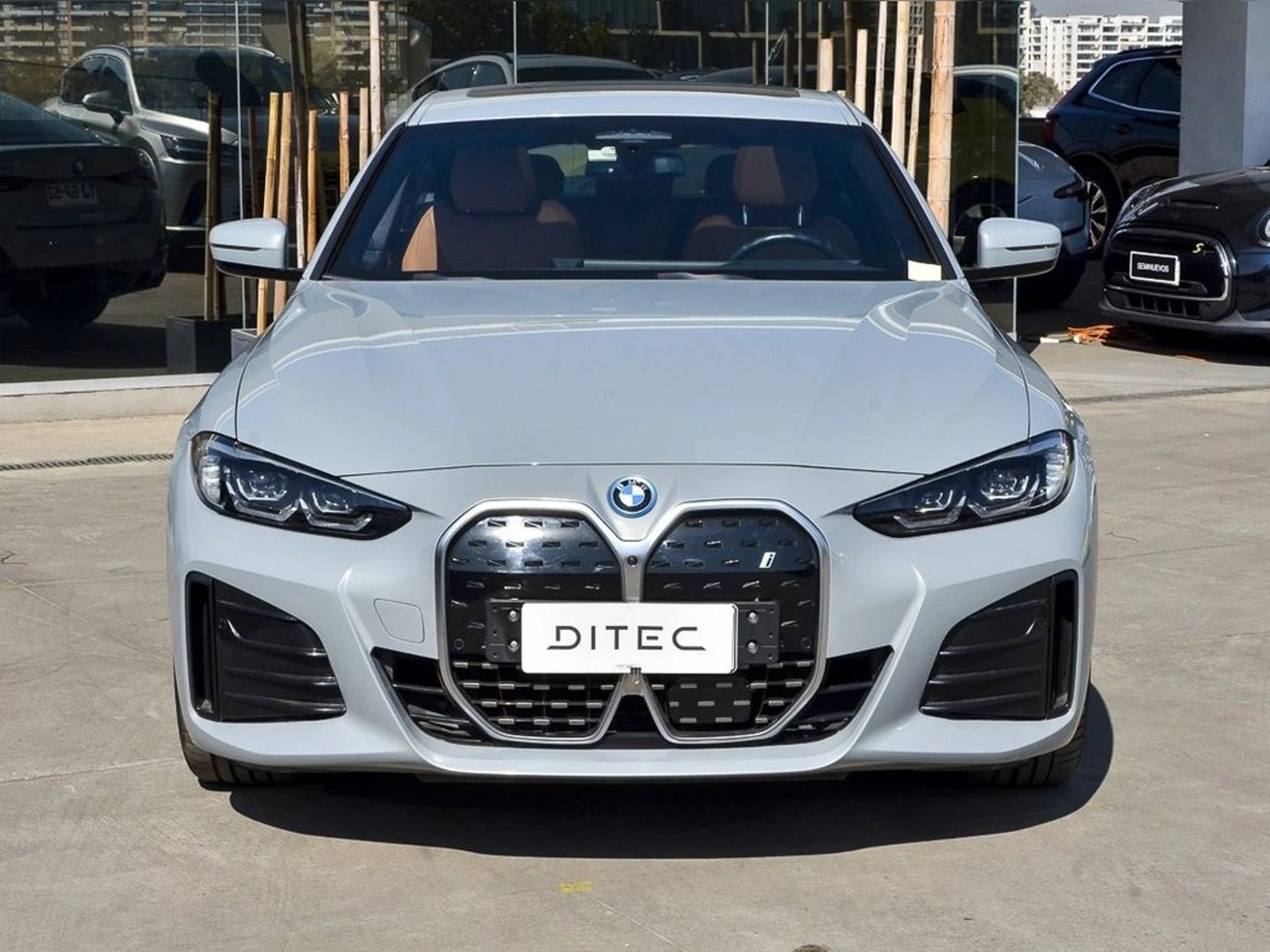 BMW I4 0.0 EDRIVE40 AT 4X4 ELECTRICO 2024 - Foto 3 de 18